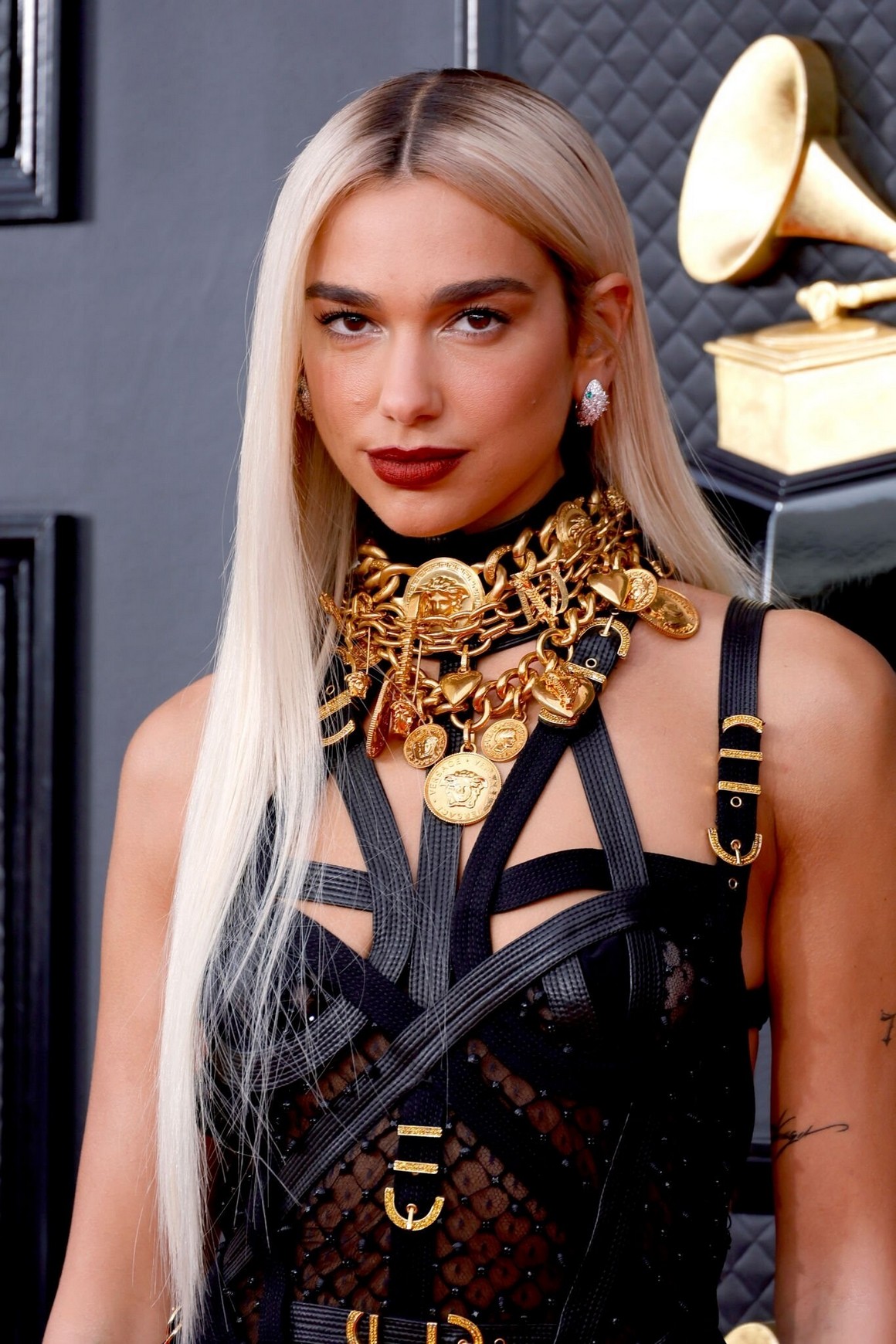 dua-lipa-sexy-grammy-2022-thefappening-pro-5 Dua Lipa At The Grammy Awards 2022