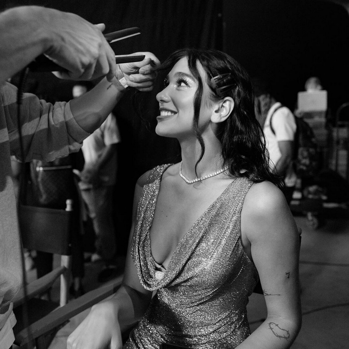 dua-lipa-sexy-on-the-set-of-levitating-music-video-thefappeningpro-12 Dua Lipa Deep Cleavage