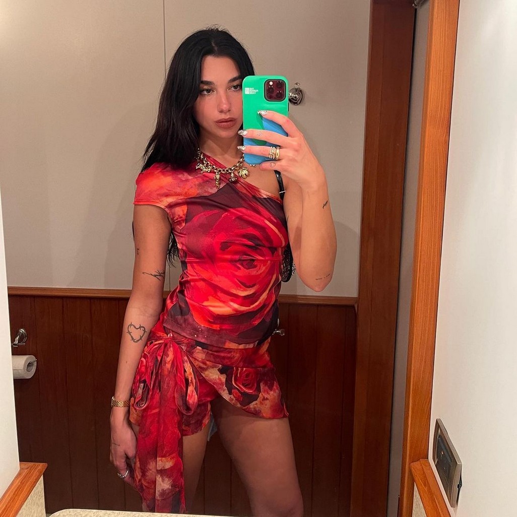dua-lipa-sexy-selfie-after-breaking-up-with-anwar-hadid-thefappening-cfd-1 Dua Lipa Sexy Selfie After Breaking Up With Anwar Hadid