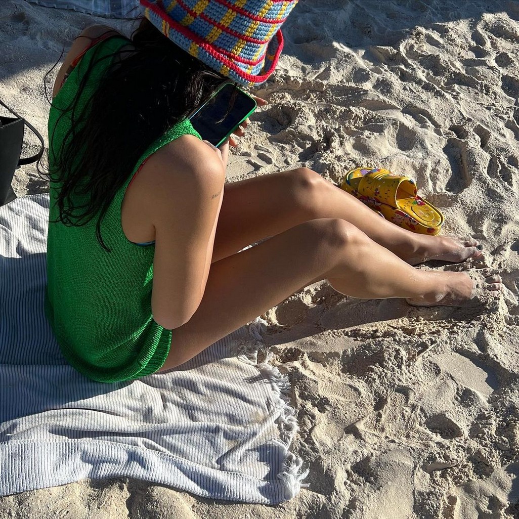 dua-lipa-sexy-selfie-after-breaking-up-with-anwar-hadid-thefappening-cfd-14 Dua Lipa Barefoot