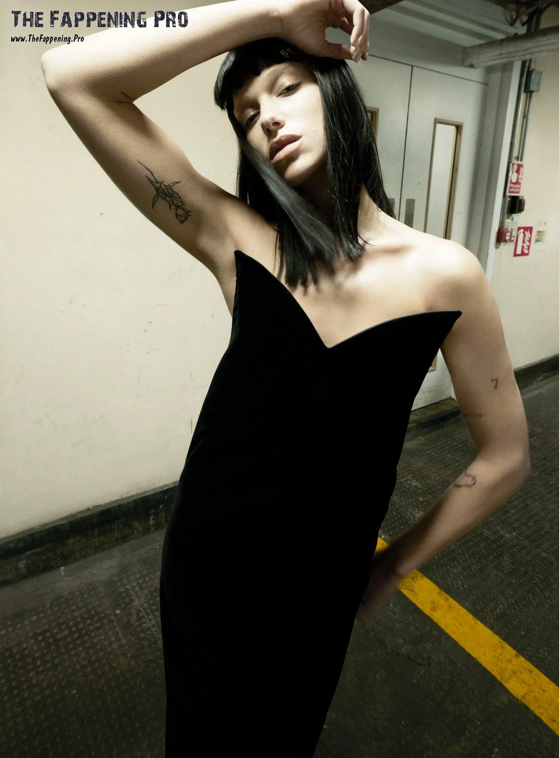 dua-lipa-topless-thefappening-cfd-2 Dua Lipa In Vogue France 2023