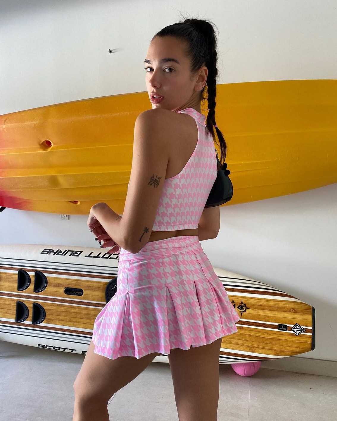 dua-lipa-upskirt-thefappening-pro-4 Dua Lipa Ass