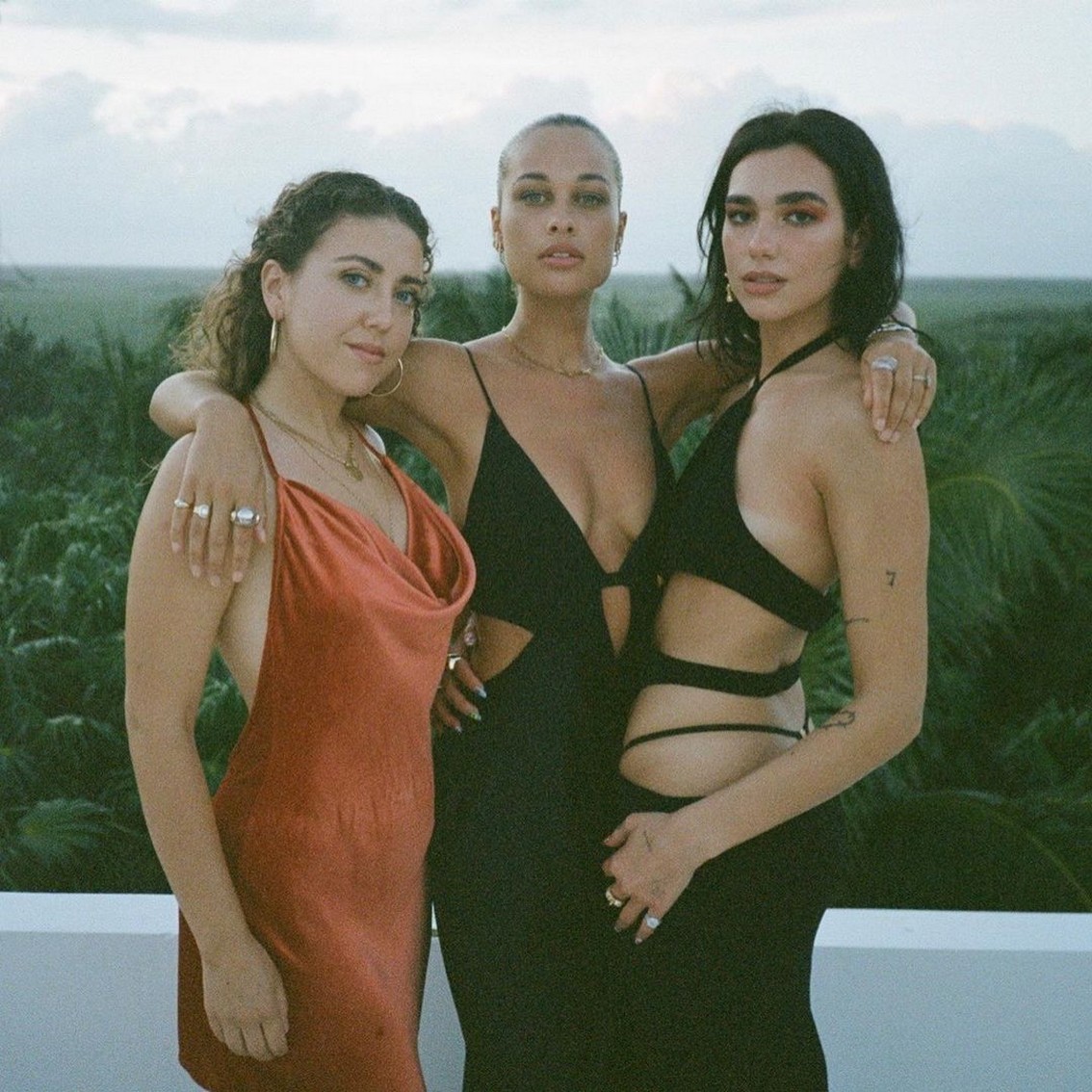 dua-lipas-naked-ass-in-provocative-dress-thefappening-cfd-6 dua lipas naked ass in provocative dress thefappening cfd 6