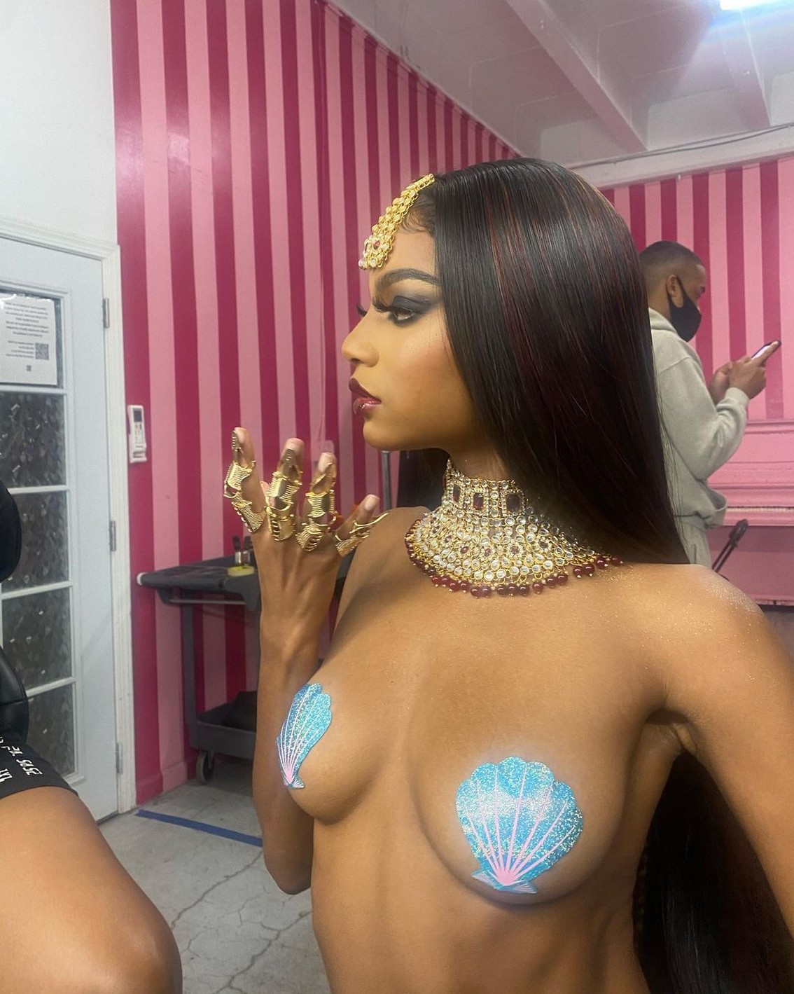 ebonee-davis-topless-christmas-thefappening-cfd-2 Ebonee Davis Naked