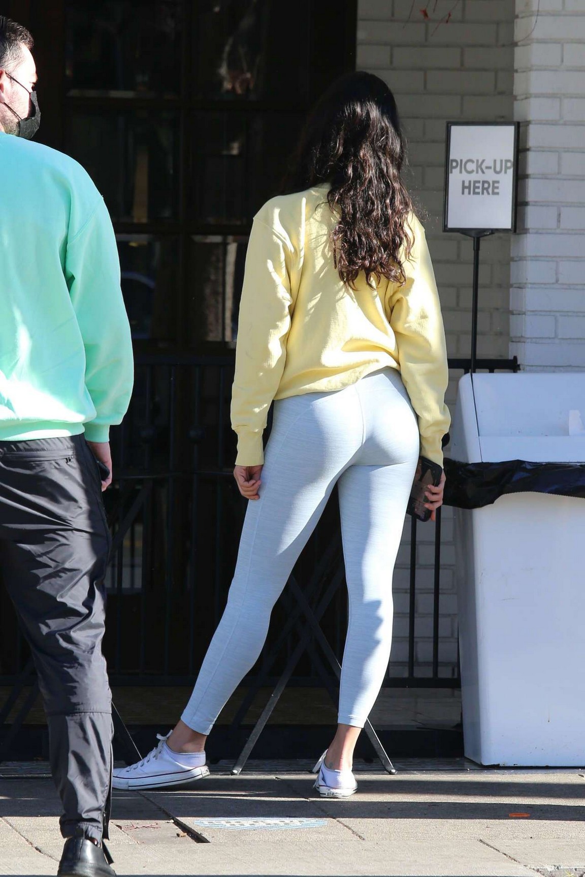 eiza-gonzalez-in-white-leggings-thefappening-cfd-3 Sexy Ass