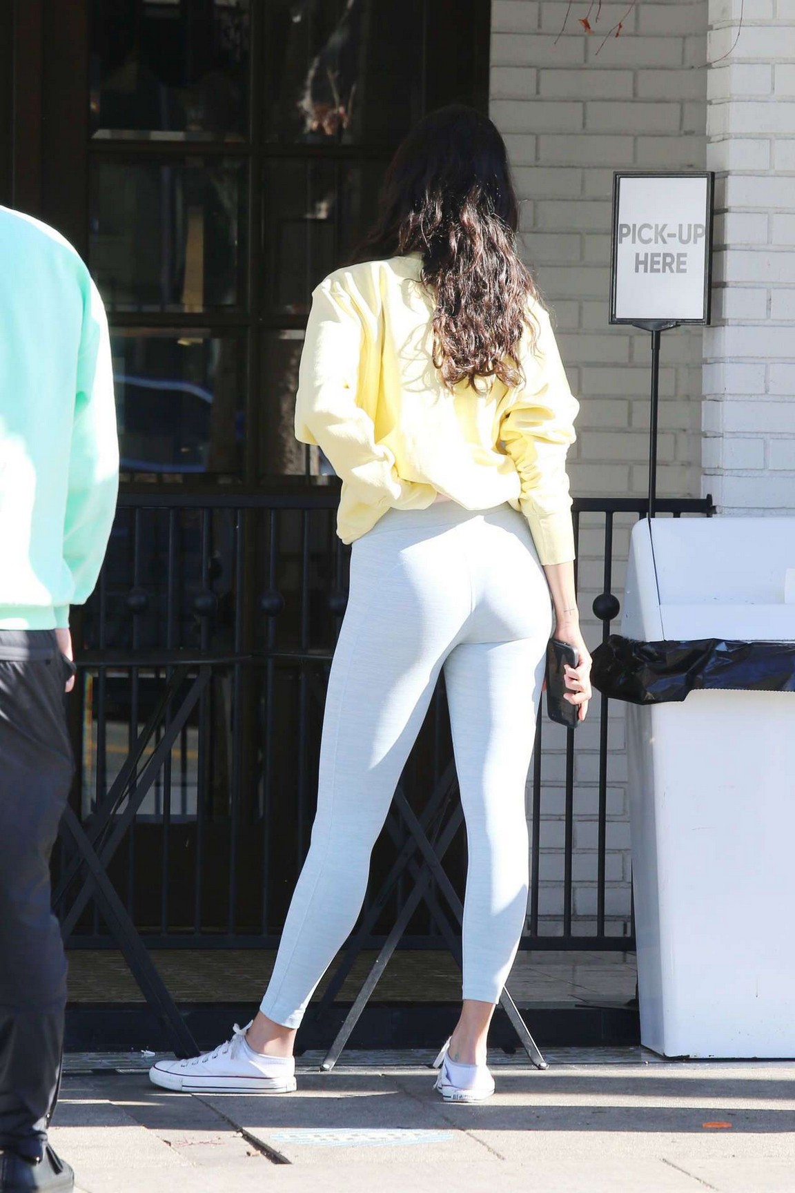 eiza-gonzalez-in-white-leggings-thefappening-cfd-5 Eiza Gonzalez Tight Ass