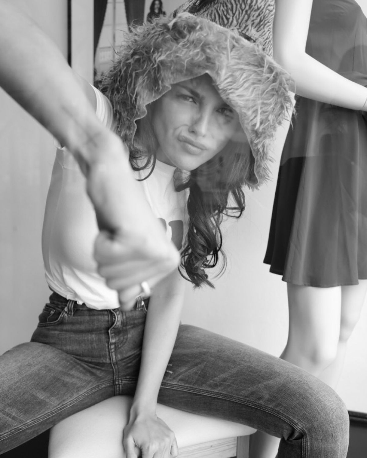 eiza-gonzalez-sexy-photoshoot-23 eiza gonzalez sexy photoshoot 23