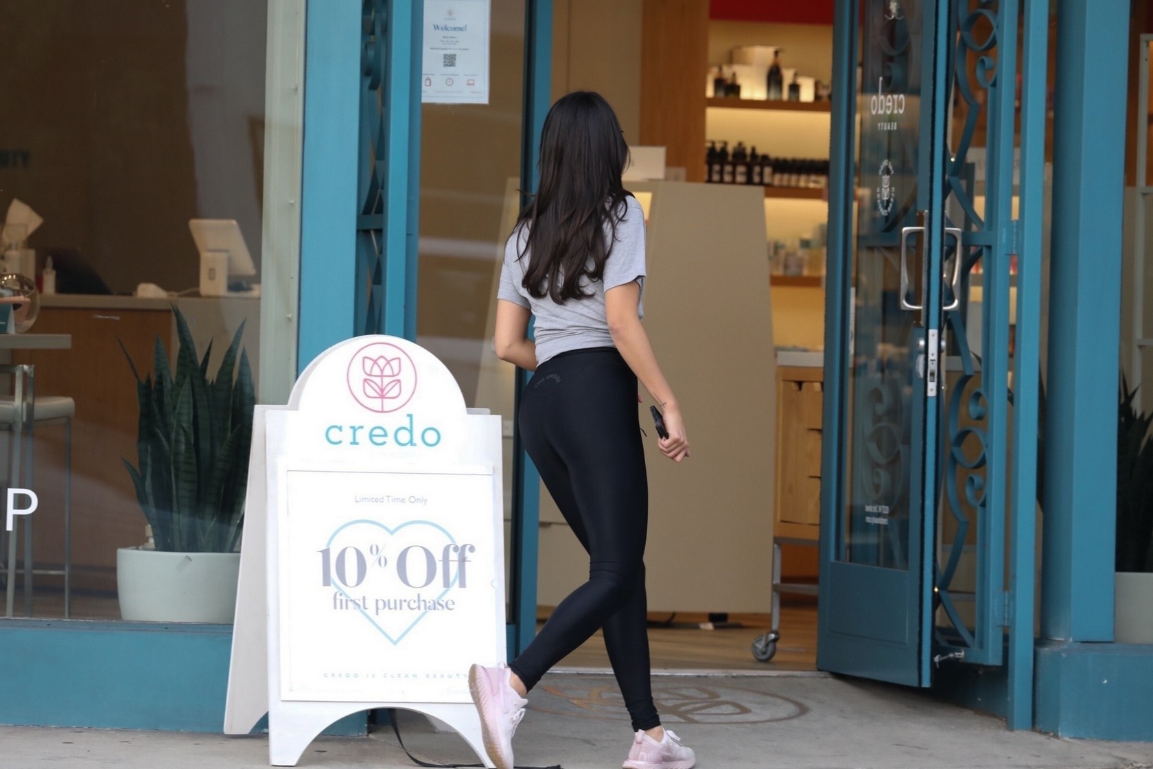 eiza-gonzalez-showed-off-her-ass-in-tight-leggings-thefappening-cfd-13 eiza gonzalez showed off her ass in tight leggings thefappening cfd 13
