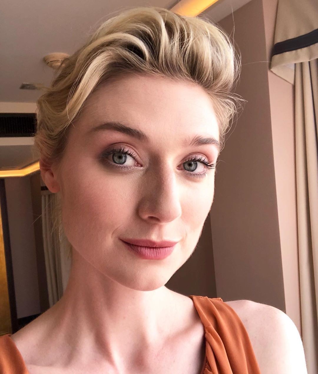 elizabeth-debicki-selfie-thefappening-cfd-1 Elizabeth Debicki Selfie