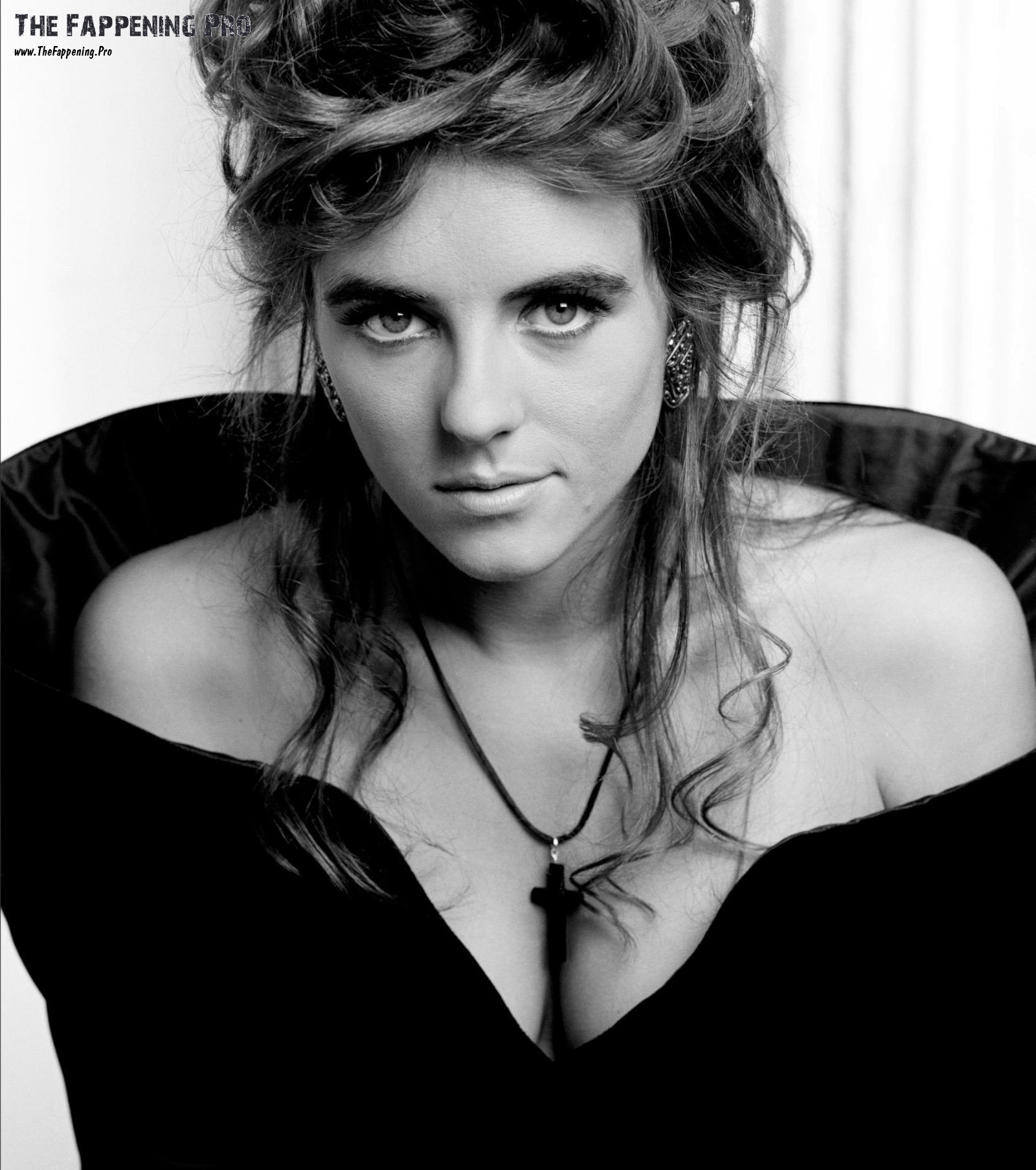 elizabeth-hurley-nude-thefappening-cfd-7 elizabeth hurley nude thefappening cfd 7