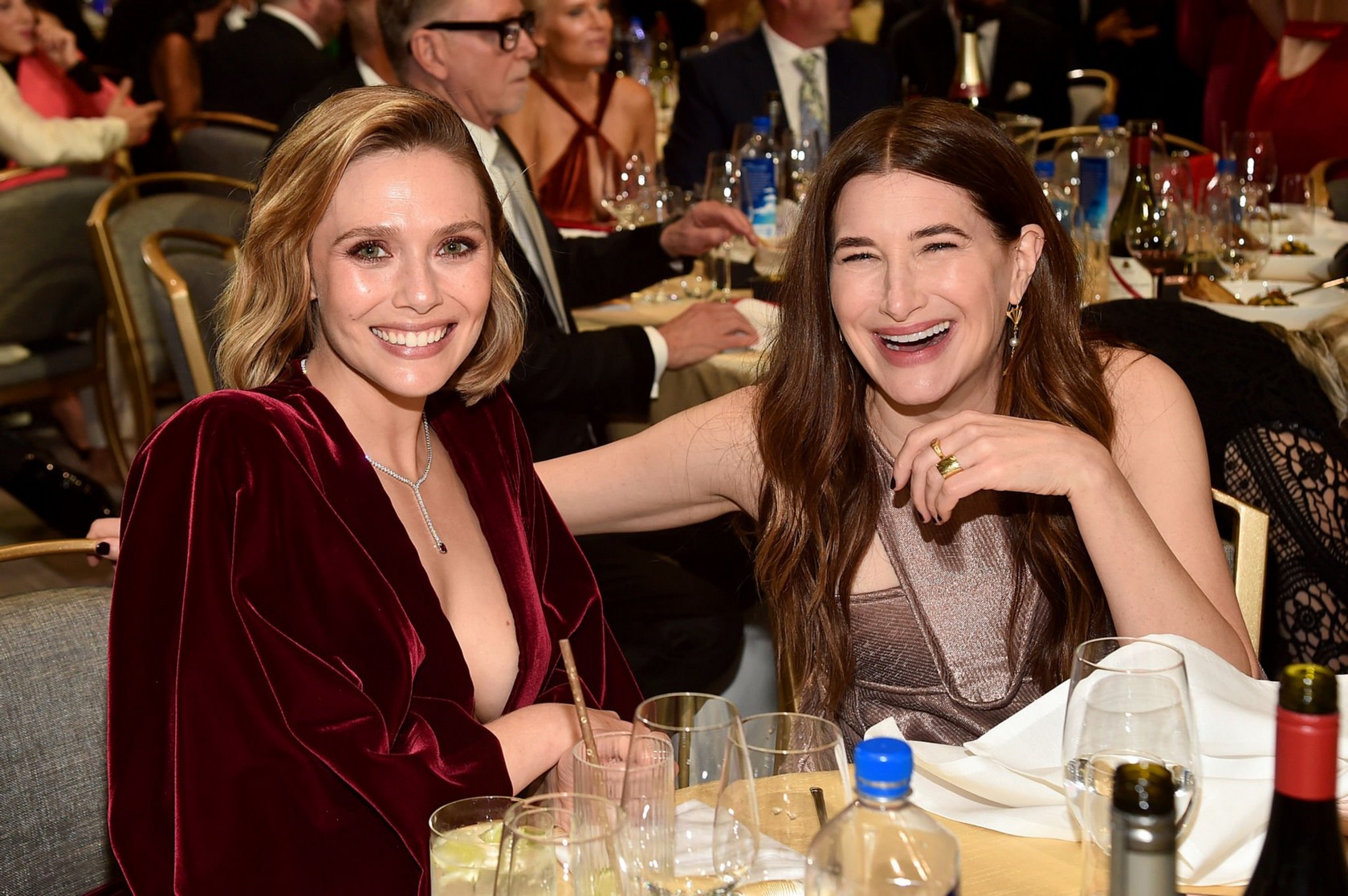 elizabeth-olsen-deep-cleavage-thefappening-cfd-3 Elizabeth Olsen Sideboobs