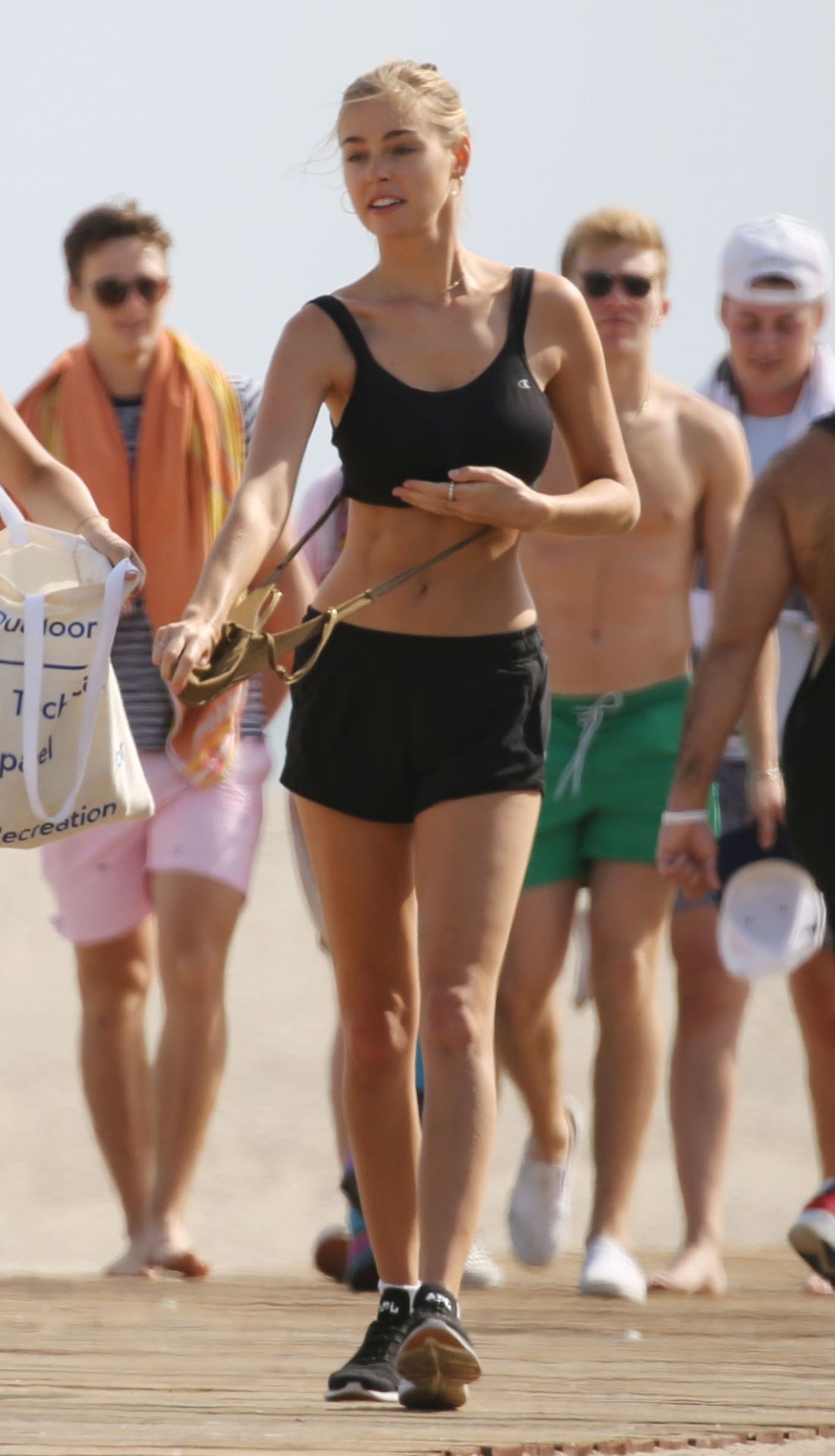 elizabeth-turner-sexy-bikini-11 elizabeth turner sexy bikini 11
