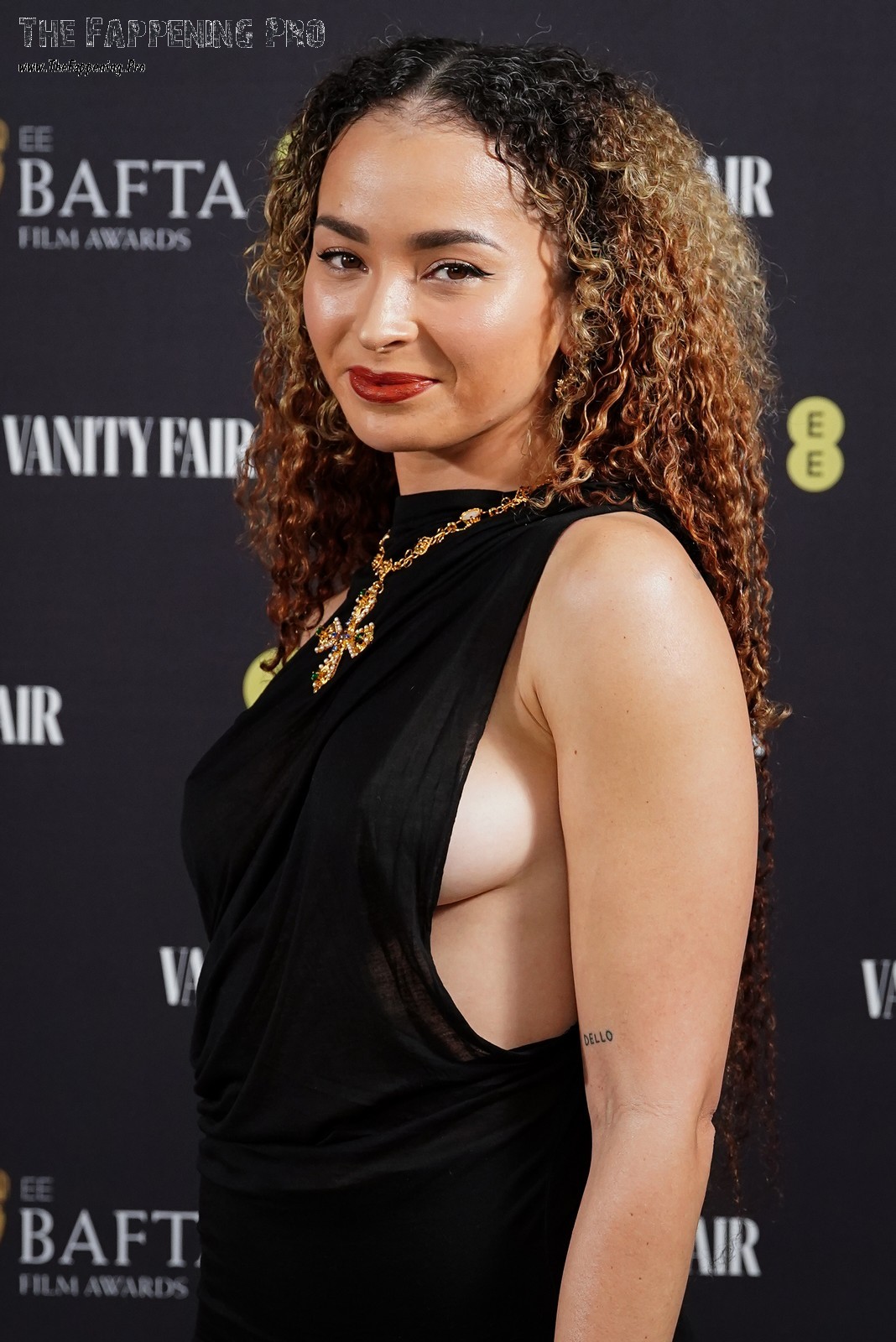ella-eyre-nude-thefappening-cfd-14 Ella Eyre Sidebobos