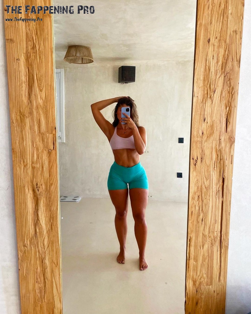 elle-edwards-cameltoe-thefappening-cfd-3 Elle Edwards Cameltoe