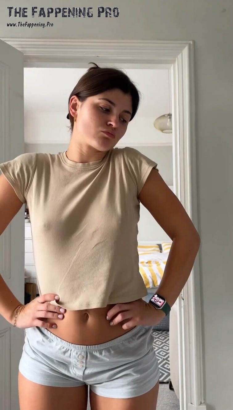 elle-edwards-naked-thefappening-cfd-4 Elle Edwards Pokies