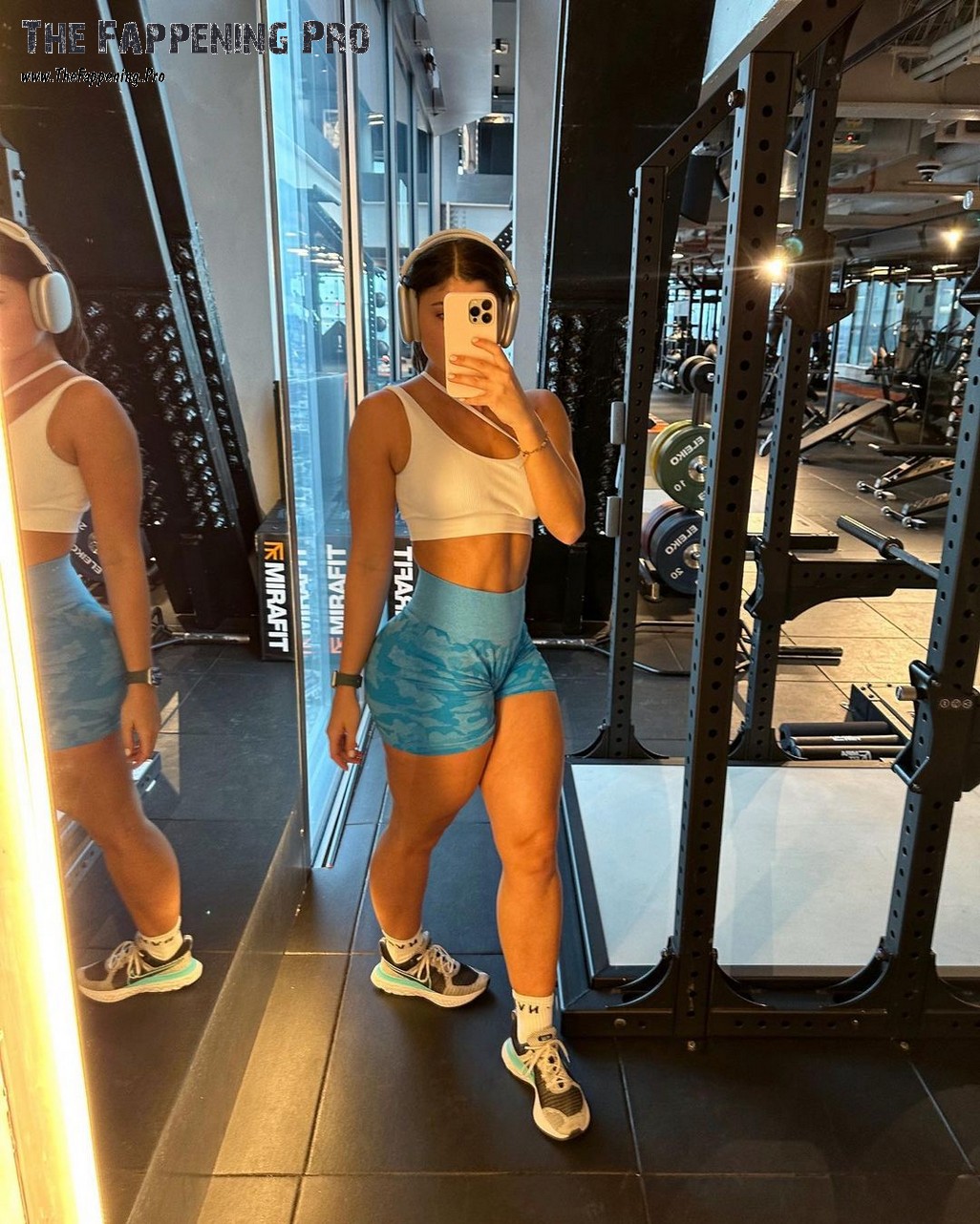 elle-edwards-selfie-thefappening-cfd-1 elle edwards selfie thefappening cfd 1