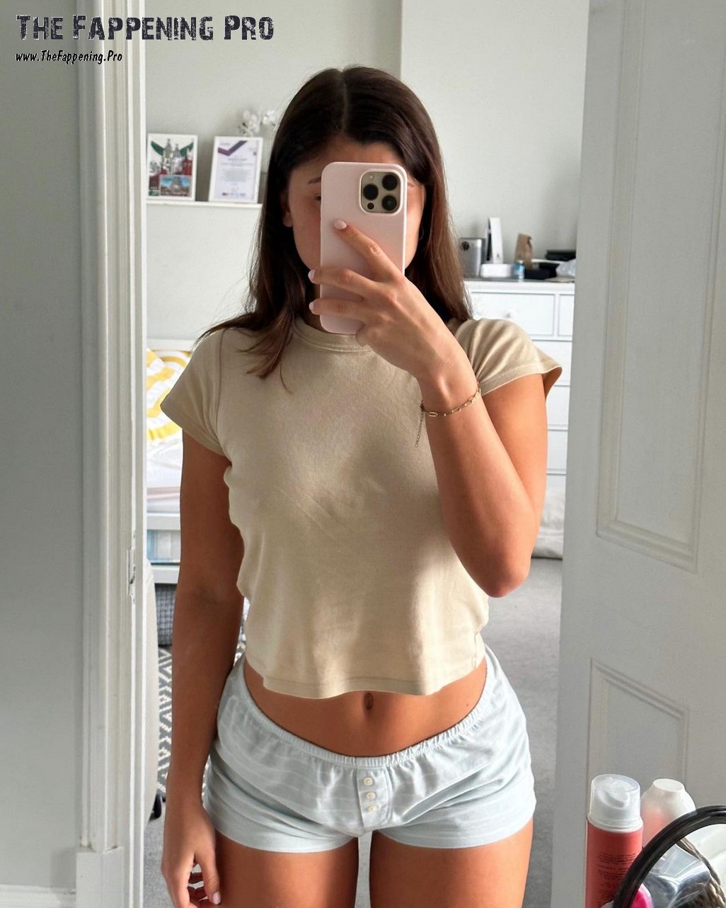 elle-edwards-selfie-thefappening-cfd-2 elle edwards selfie thefappening cfd 2