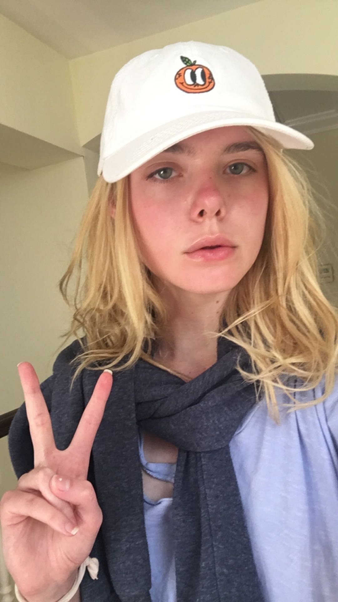 elle-fanning-exhibited-7 elle fanning exhibited 7