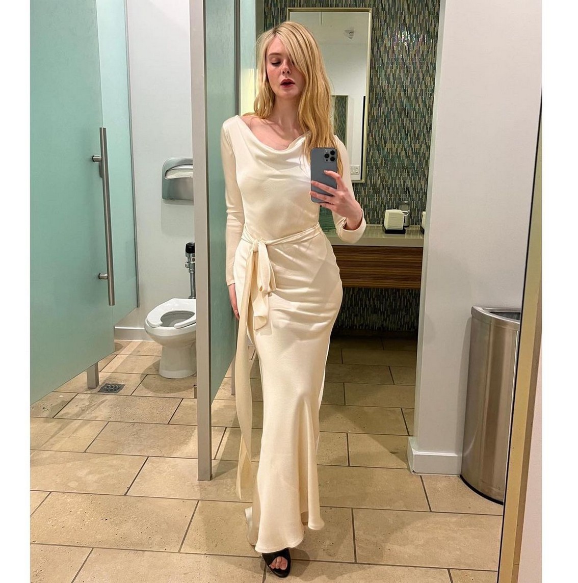 elle-fanning-selfie-thefappening-cfd-1 Elle Fanning Sexy