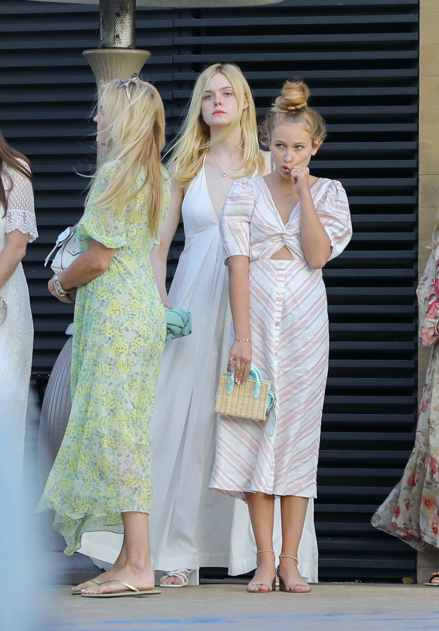 elle-fanning-sexy-braless-1 elle fanning sexy braless 1