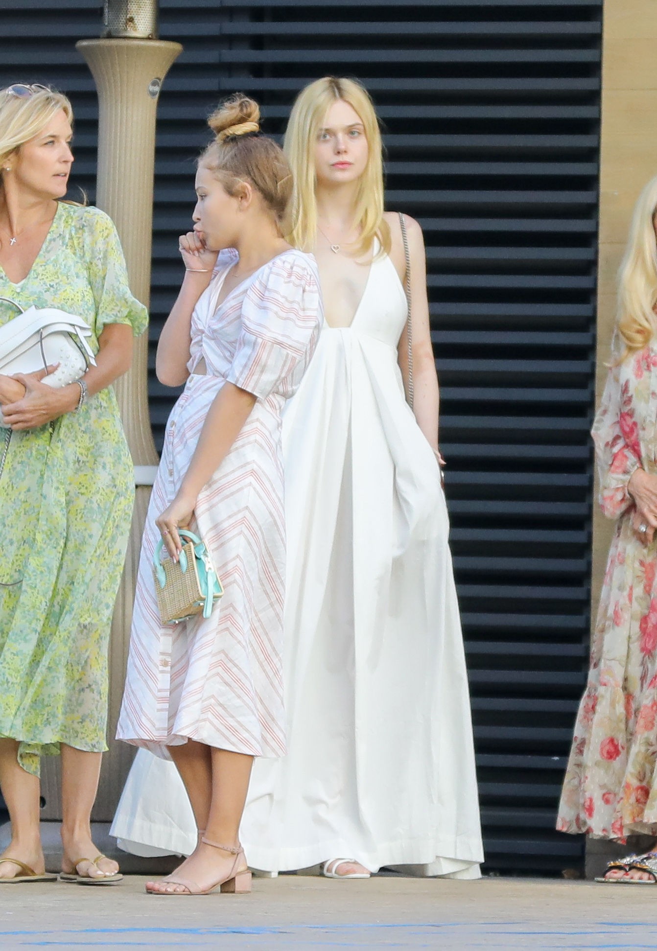 elle-fanning-sexy-braless-13 elle fanning sexy braless 13