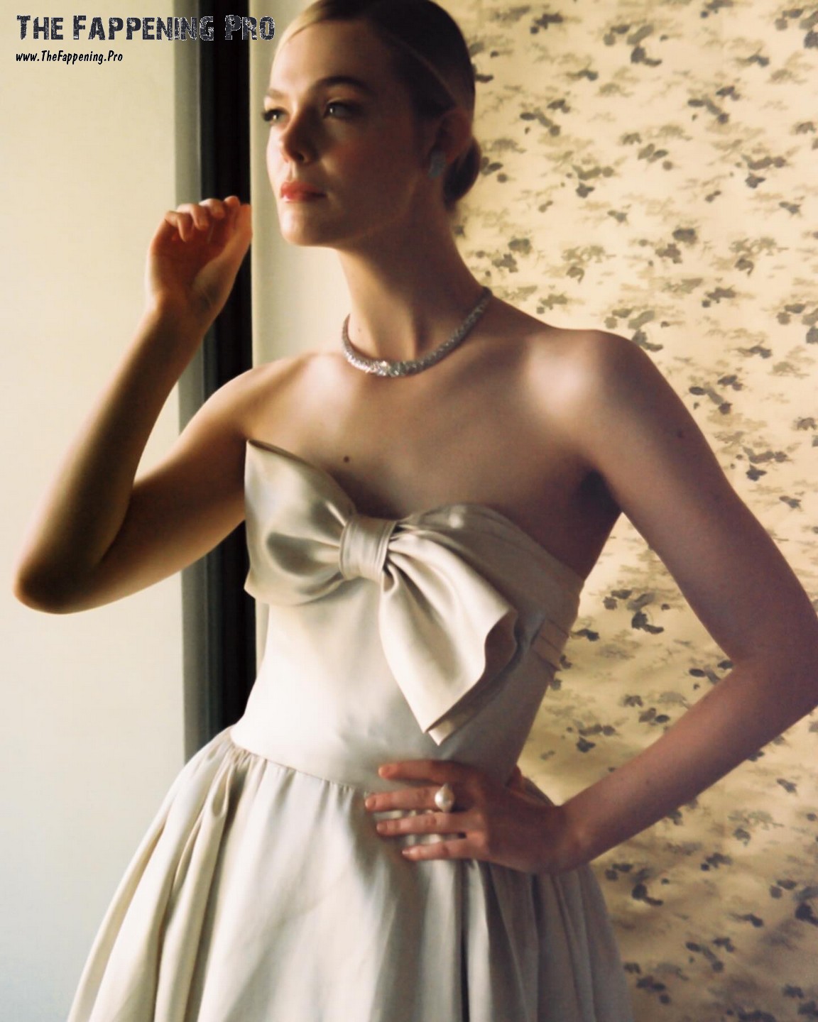 elle-fanning-sexy-dress-thefappening-cfd-5 Elle Fanning Sexy