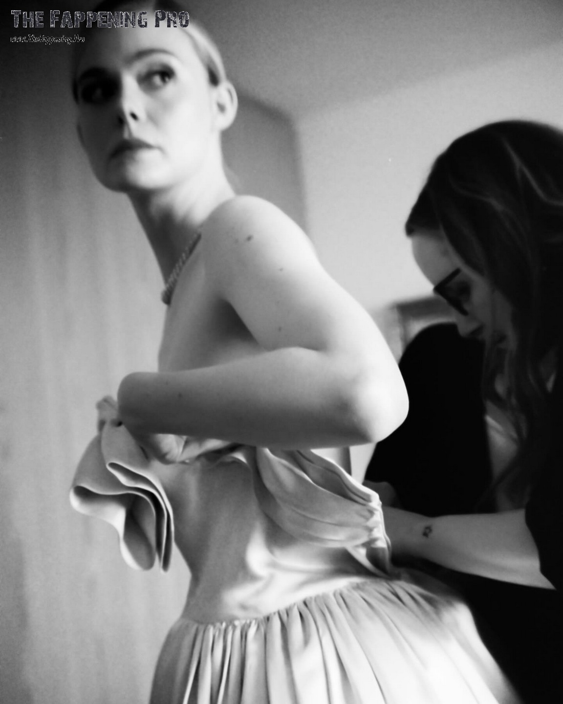 elle-fanning-sexy-dress-thefappening-cfd-6 Elle Fanning Fappening