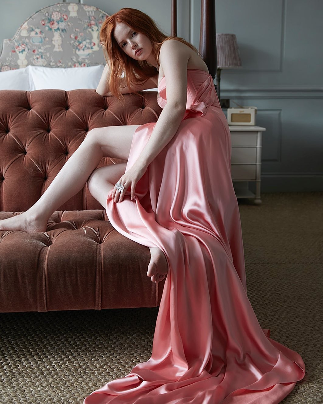 ellie-bamber-hot-2022-thefappening-cfd-4 EEllie Bamber Barefoot Redhead