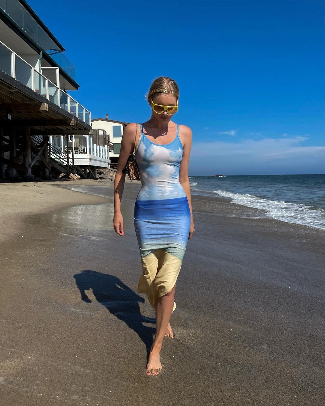 elsa-hosk-barefoot-in-vintage-dress-thefappening-cfd-3 Elsa Hosk Barefoot In Vintage Dress