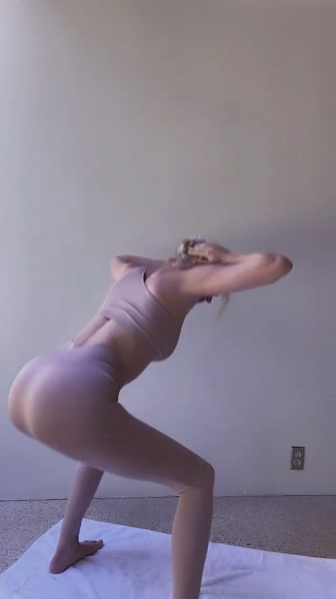 elsa-hosk-dirty-pilates-barefoot-thefappening-cfd-20 Elsa Hosk Hot