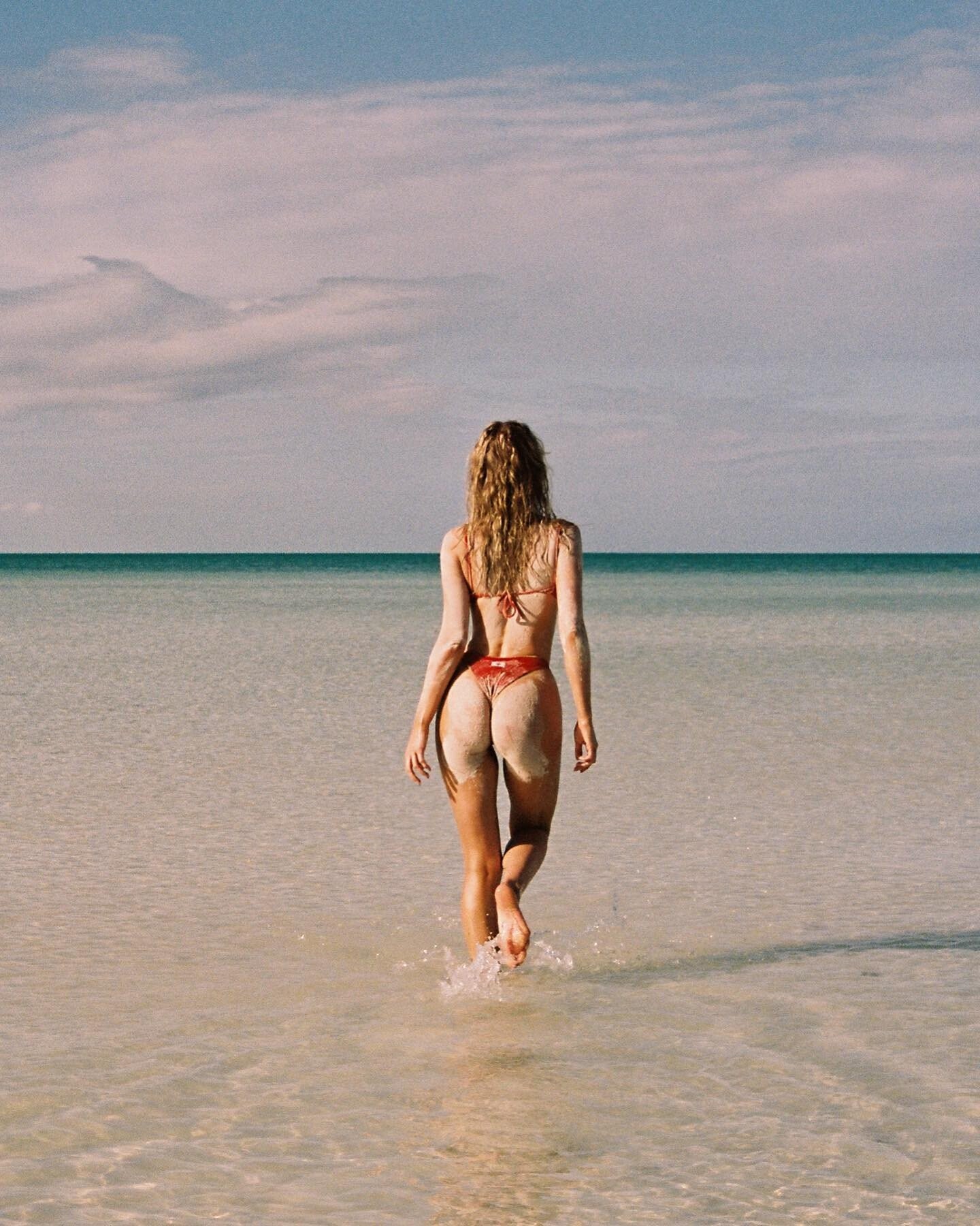 elsa-hosk-sexy-bikini-lovers-thefappening-pro-4 Elsa Hosk Ass