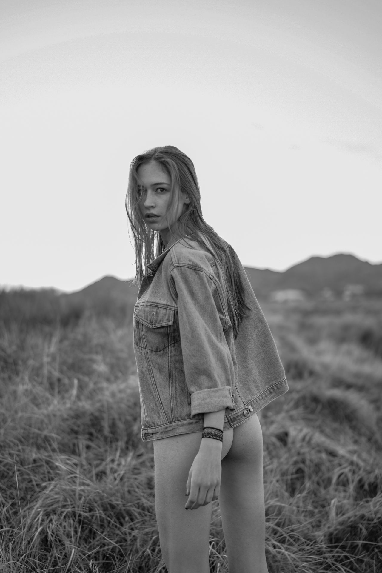 elsie-hewitt-nude-bw-2020-thefappeningpro-18 elsie hewitt nude bw 2020 thefappeningpro 18