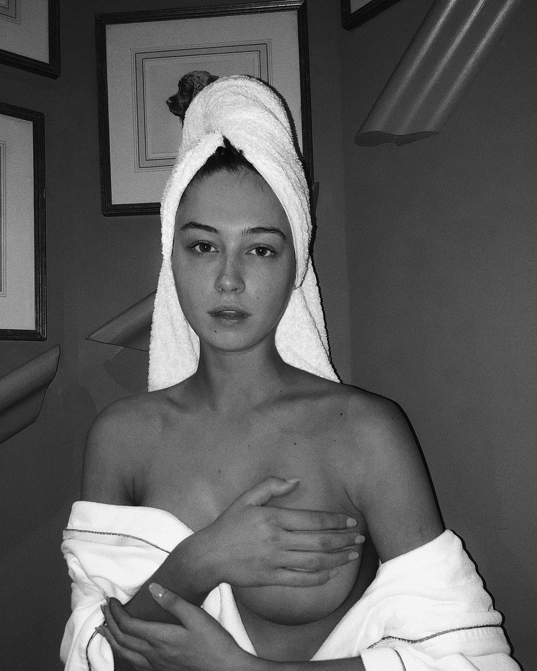 elsie-hewitt-topless-revealing-pics-1 elsie hewitt topless revealing pics 1