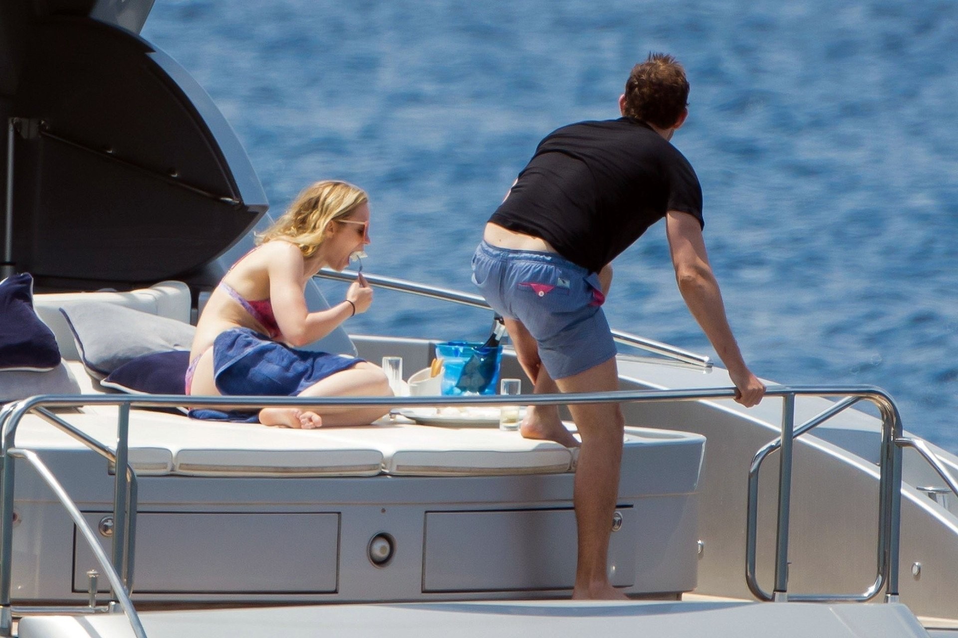 emily-blunt-bikini-thefappening-cfd-15 emily blunt bikini thefappening cfd 15