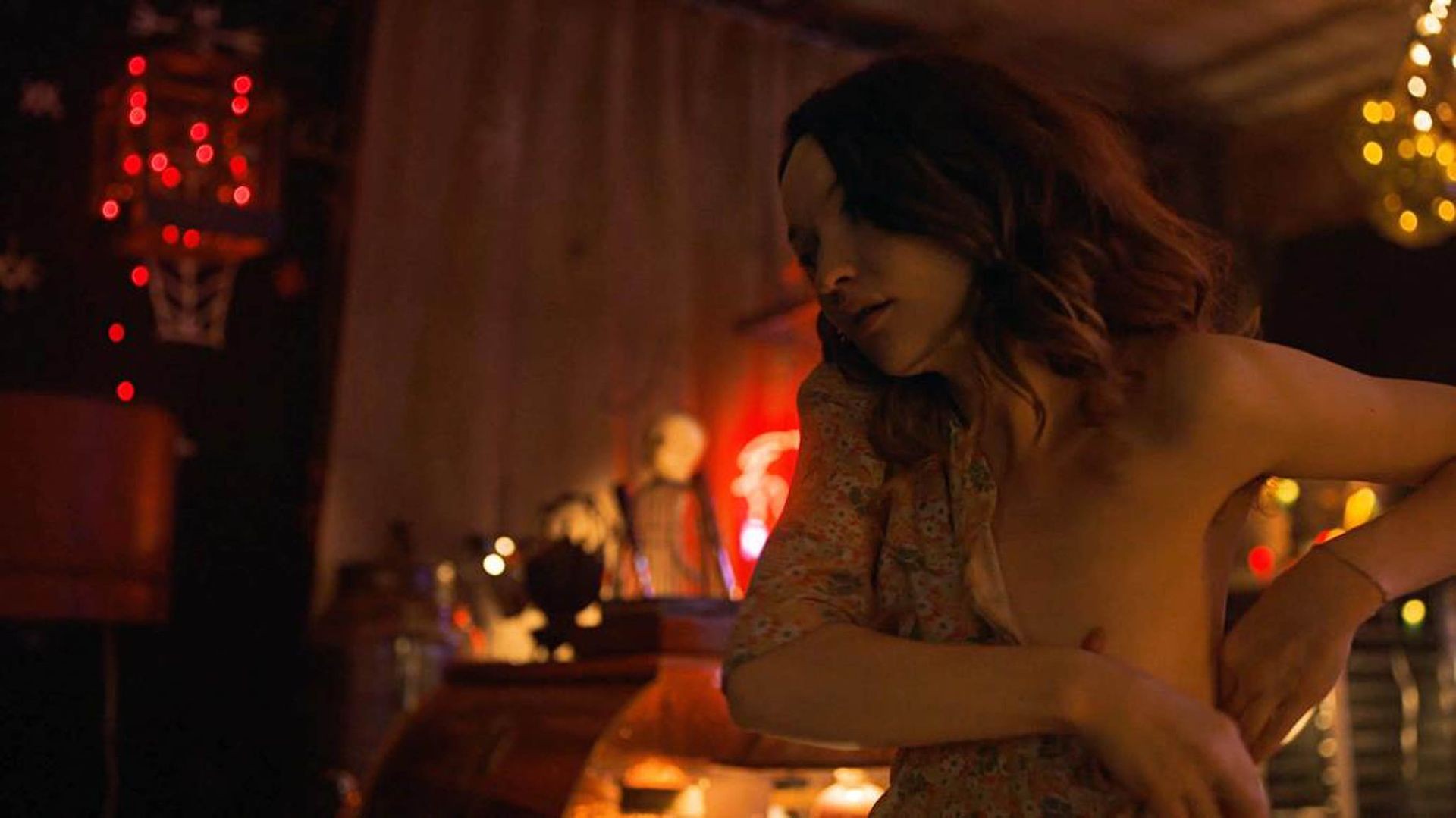 emily-browning-naked-tits-2 emily browning naked tits 2