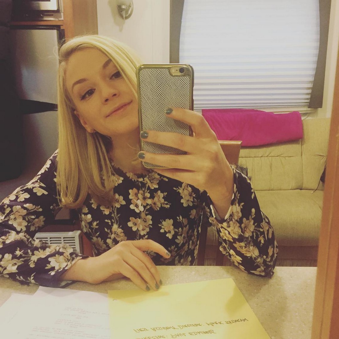 emily-kinney-sexy-on-selfie-thefappening-cfd-16 emily kinney sexy on selfie thefappening cfd 16
