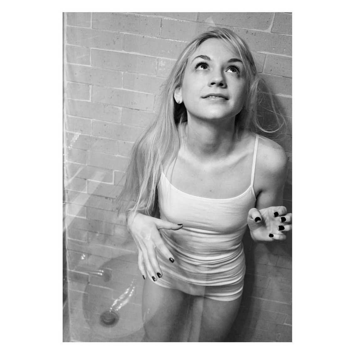 emily-kinney-sexy-on-selfie-thefappening-cfd-17 emily kinney sexy on selfie thefappening cfd 17