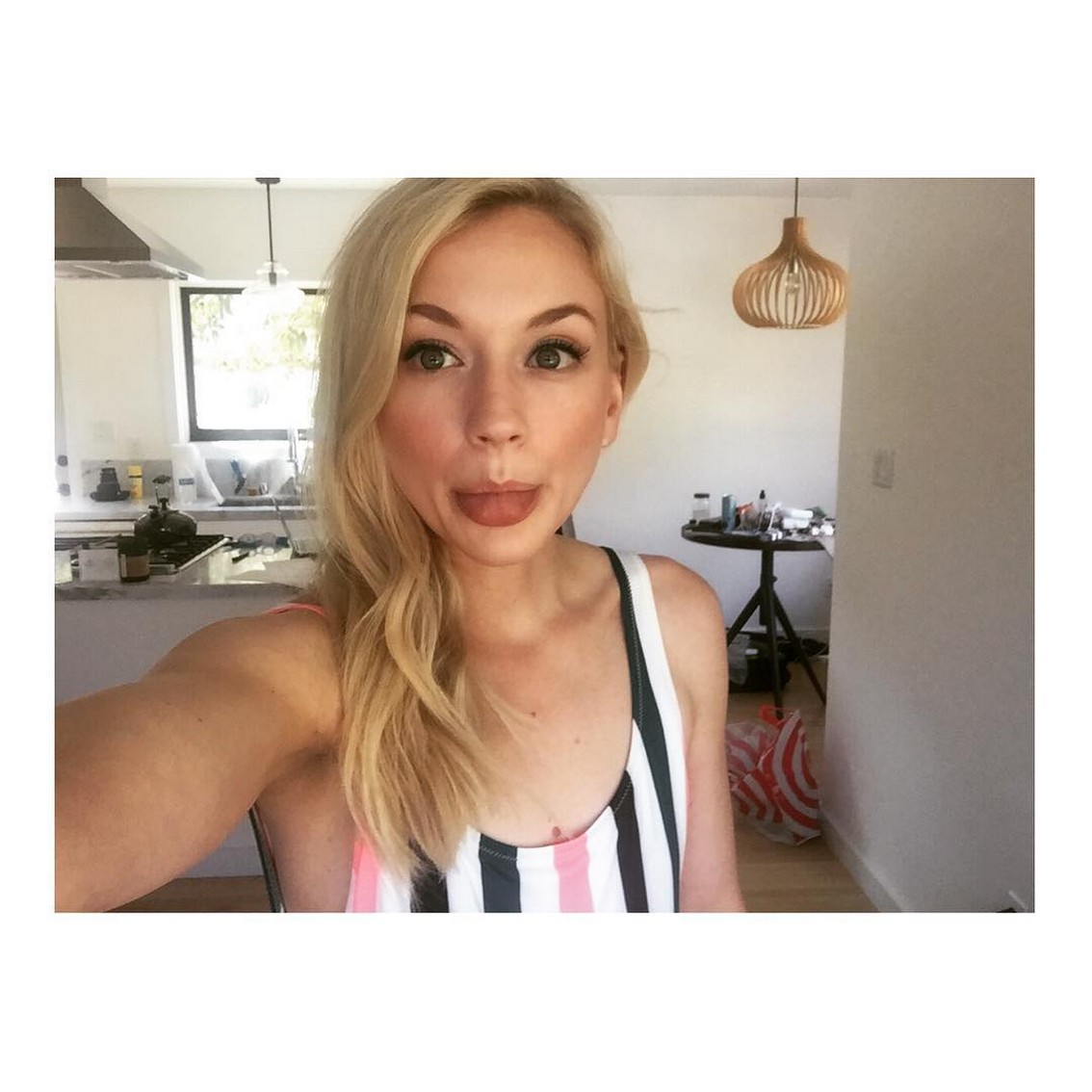 emily-kinney-sexy-on-selfie-thefappening-cfd-19 emily kinney sexy on selfie thefappening cfd 19