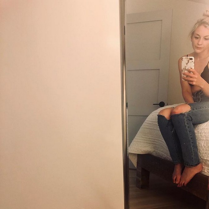 emily-kinney-sexy-on-selfie-thefappening-cfd-36 emily kinney sexy on selfie thefappening cfd 36