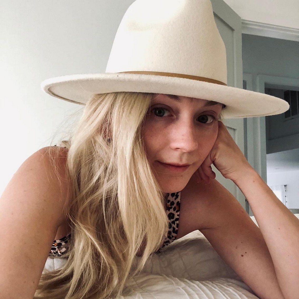 emily-kinney-sexy-on-selfie-thefappening-cfd-5 emily kinney sexy on selfie thefappening cfd 5