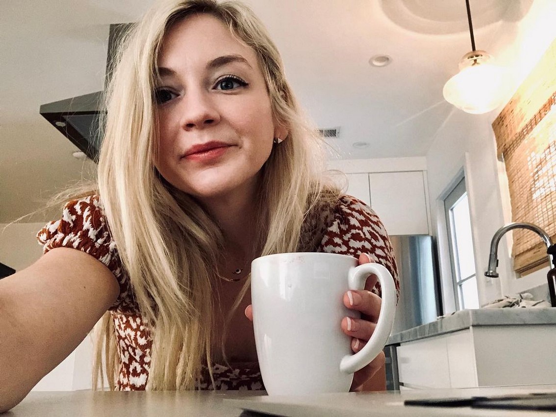 emily-kinney-sexy-on-selfie-thefappening-cfd-7 emily kinney sexy on selfie thefappening cfd 7