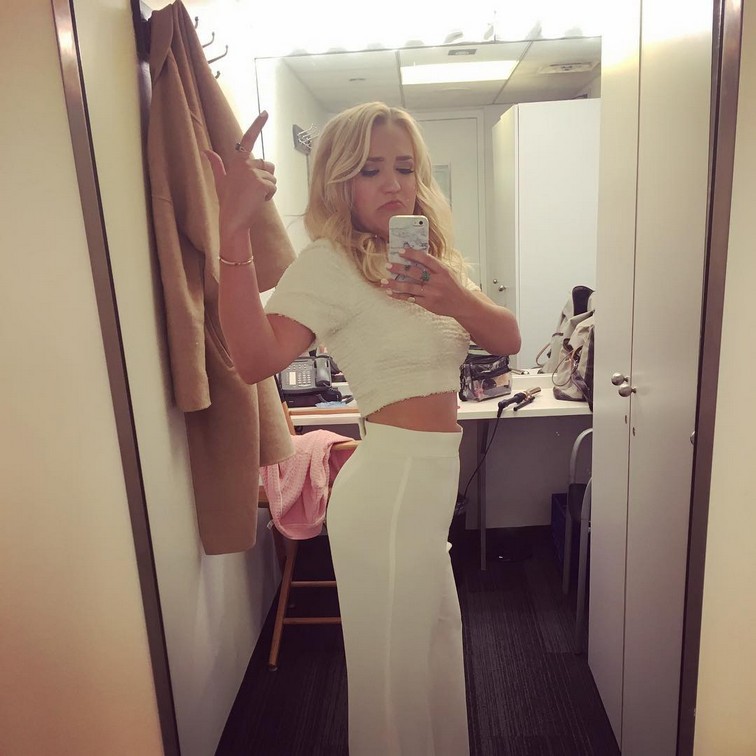 emily-osment-cute-blonde-on-selfie-thefappening-cfd-6 emily osment cute blonde on selfie thefappening cfd 6