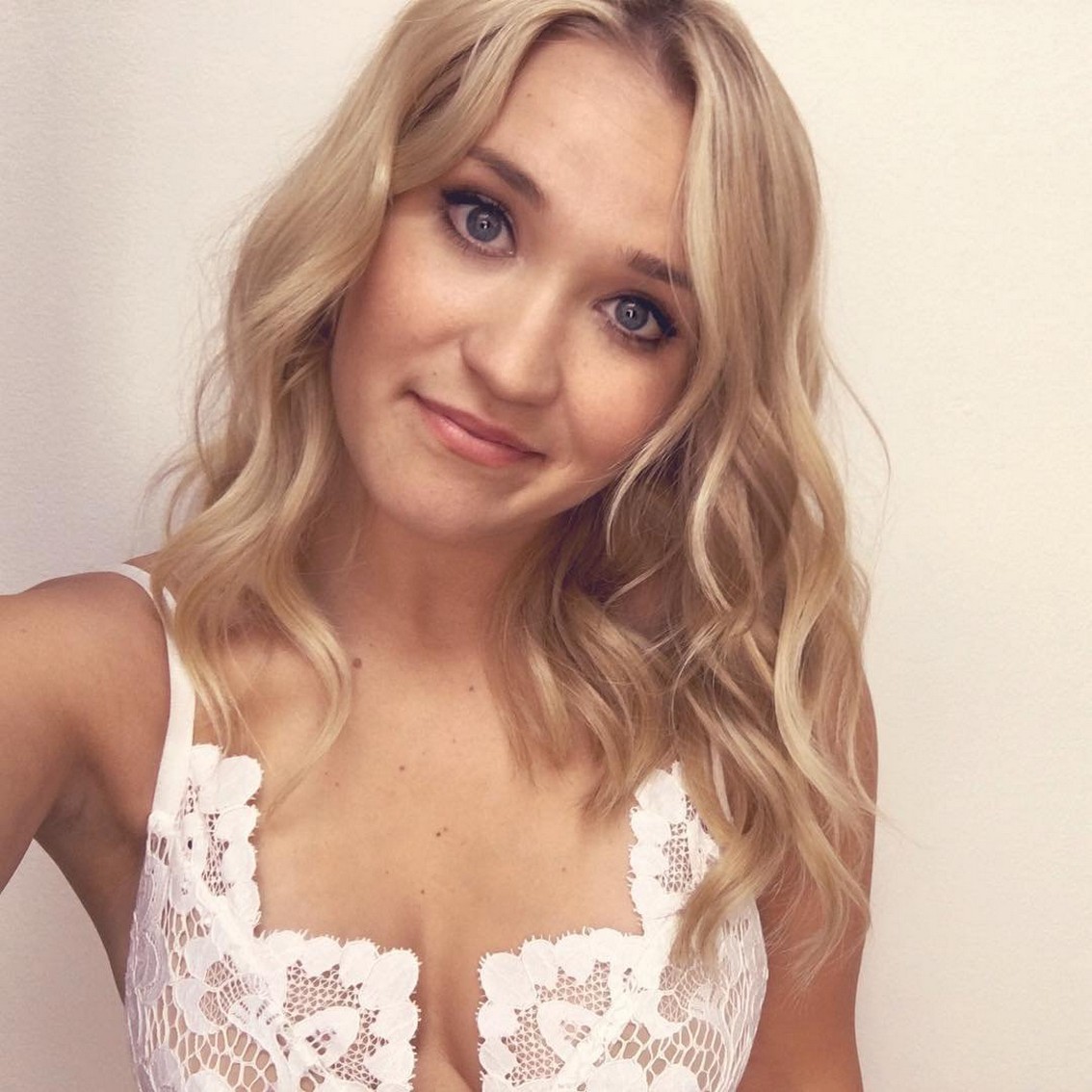 emily-osment-nude-lilly-truscott-from-hannah-montana-thefappening-cfd-7 Emily Osment Tits In See Through Lingerie