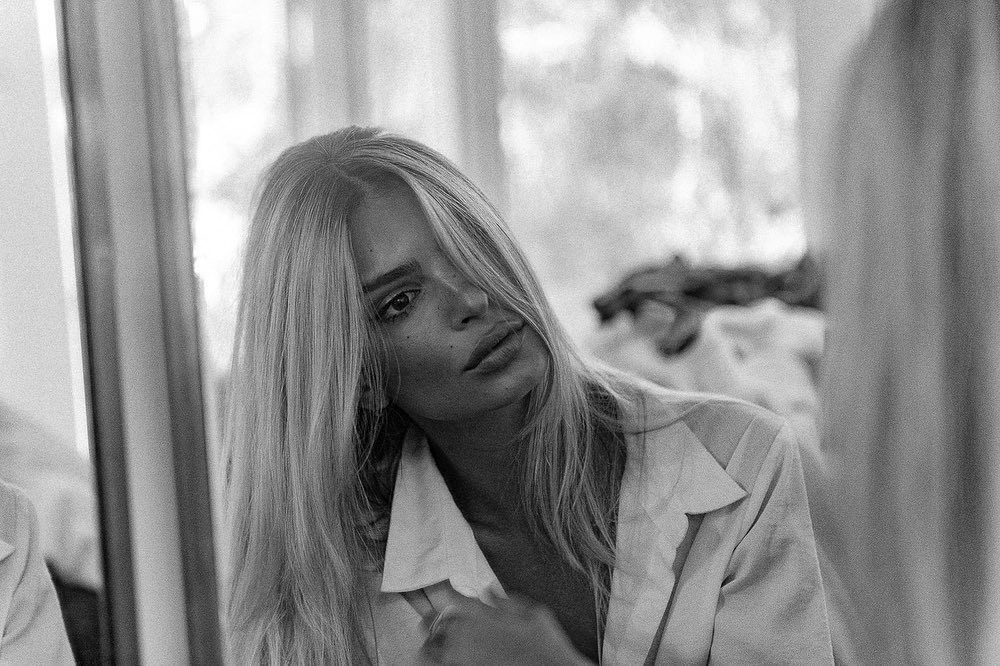 emily ratajkowski became a sexy blonde thefappening pro 20