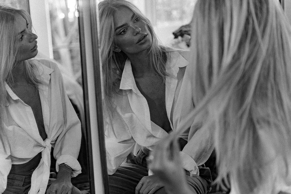 emily ratajkowski became a sexy blonde thefappening pro 29