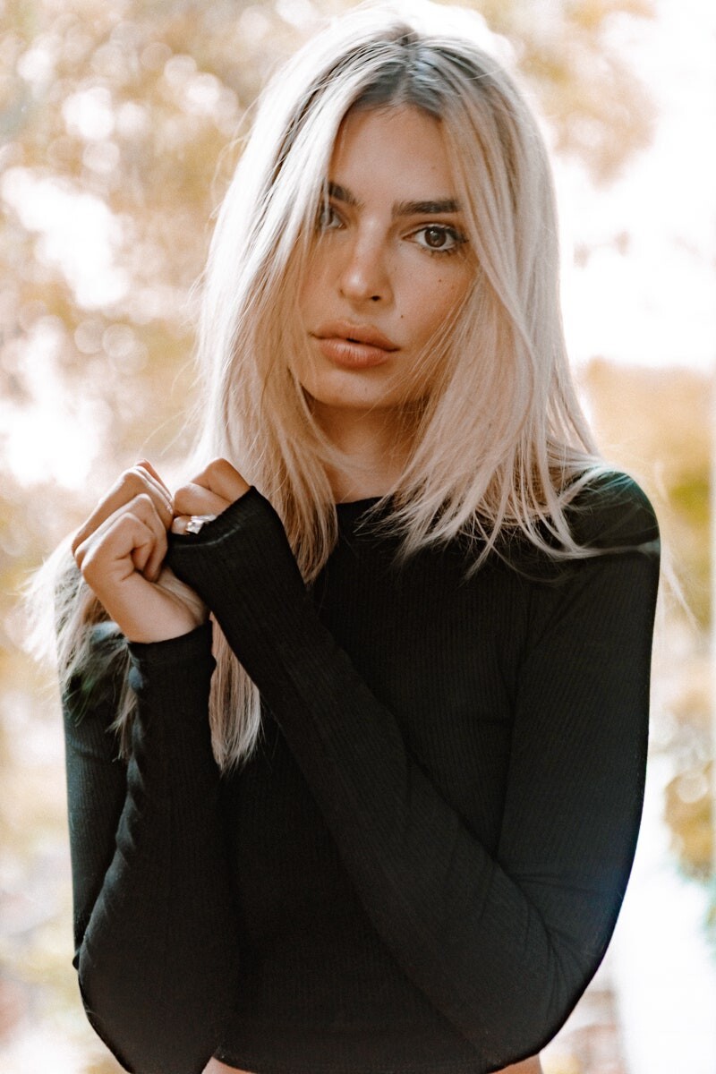 emily ratajkowski became a sexy blonde thefappening pro 35