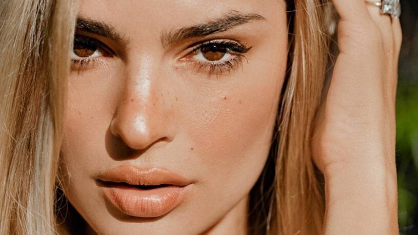 emily ratajkowski became a sexy blonde thefappening pro 5