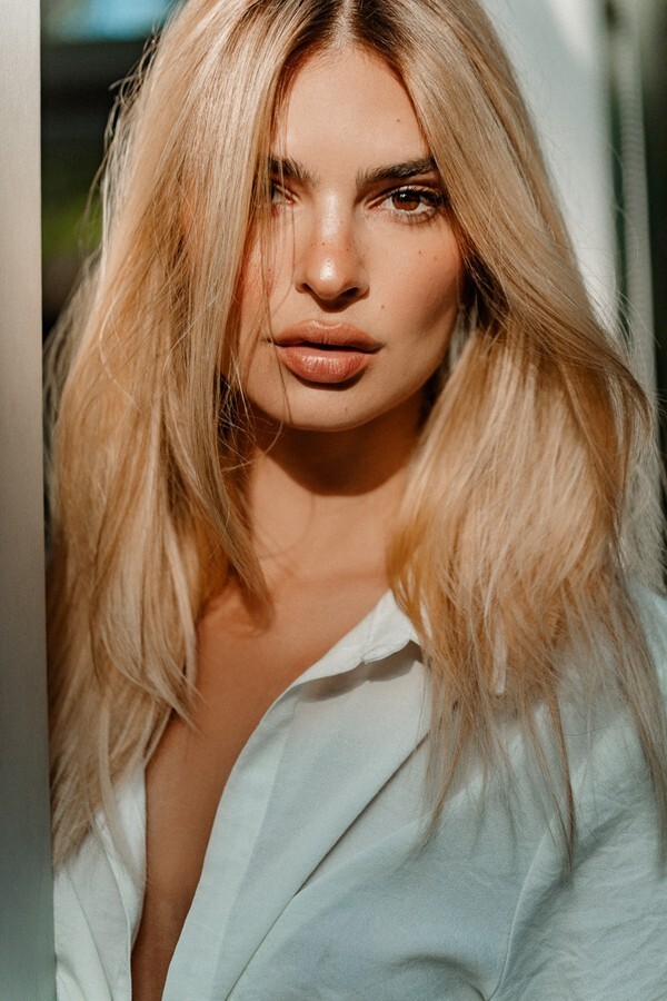 emily ratajkowski became a sexy blonde thefappening pro 8