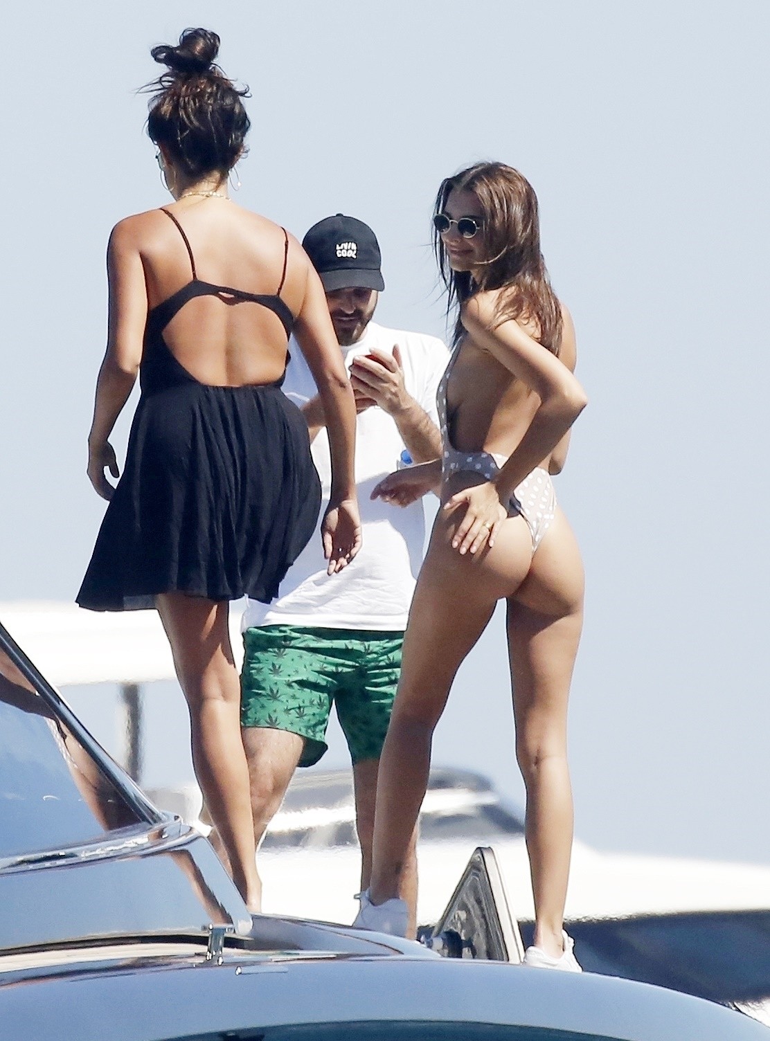 emily-ratajkowski-gigi-hadid-ass-thefappening-pro-41 emily ratajkowski gigi hadid ass thefappening pro 41