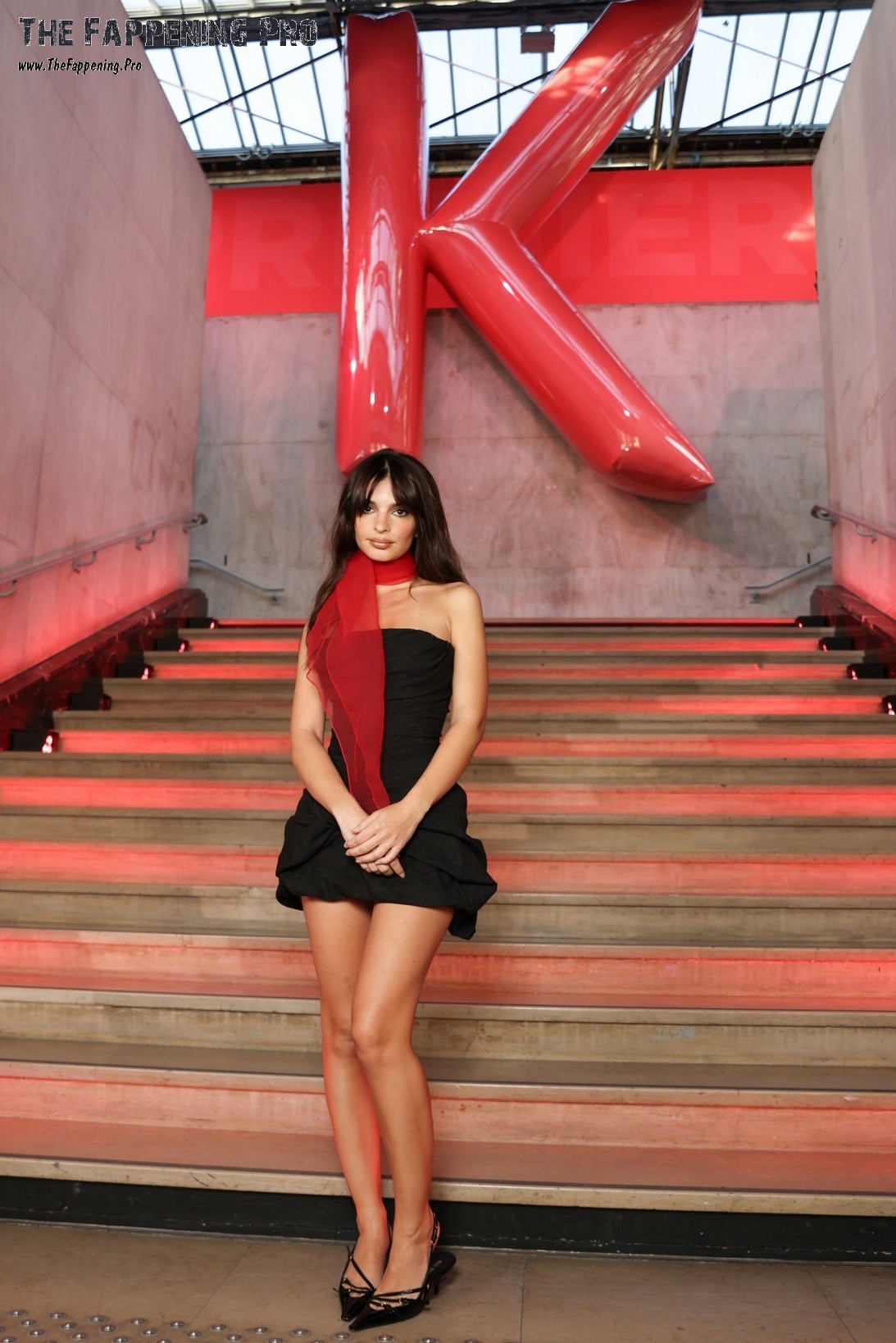 emily-ratajkowski-leggy-thefappening-cfd-7 Emily Ratajkowski Leggy